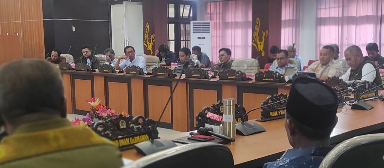 Lisan Kodok dan Kepiting Warnai RDP Rehab Rekon di DPRD Palu