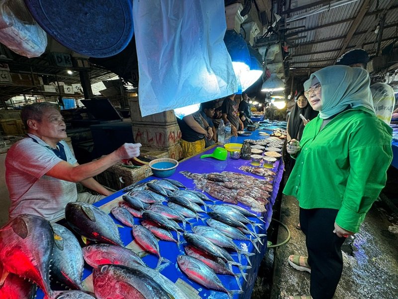 Ketua Komisi B DPRD Palu Temui Pedagang Ikan Masomba, Terkait Hasil Uji Lab